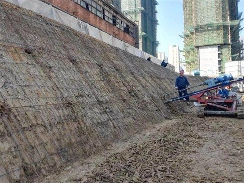 雨城建筑边坡支护